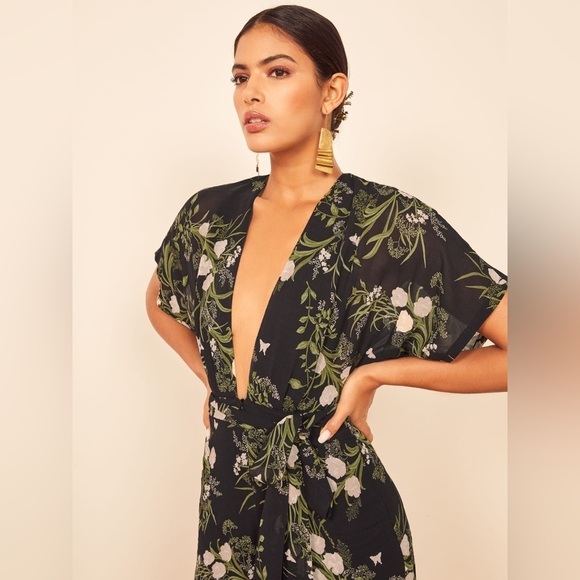New! Reformation Arielle Lemongrass Deep V Jumpsuit 🌻 Size 0 - Picture 2 of 12